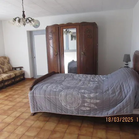 Chez Jeannine Holiday home *