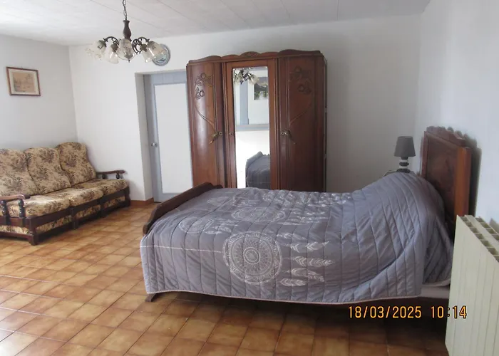 Chez Jeannine Holiday home *